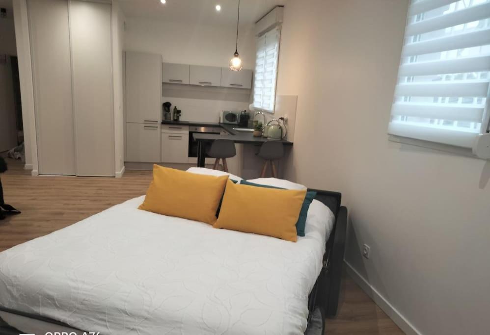 L'Escale Balzac Appartement Villeurbanne Buitenkant foto
