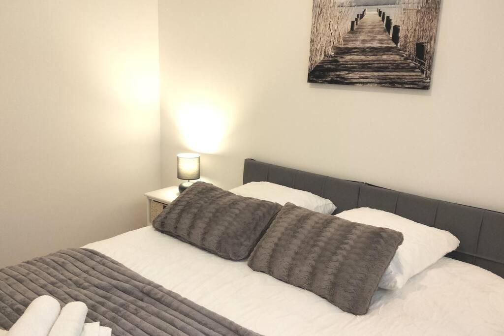 L'Escale Balzac Appartement Villeurbanne Buitenkant foto